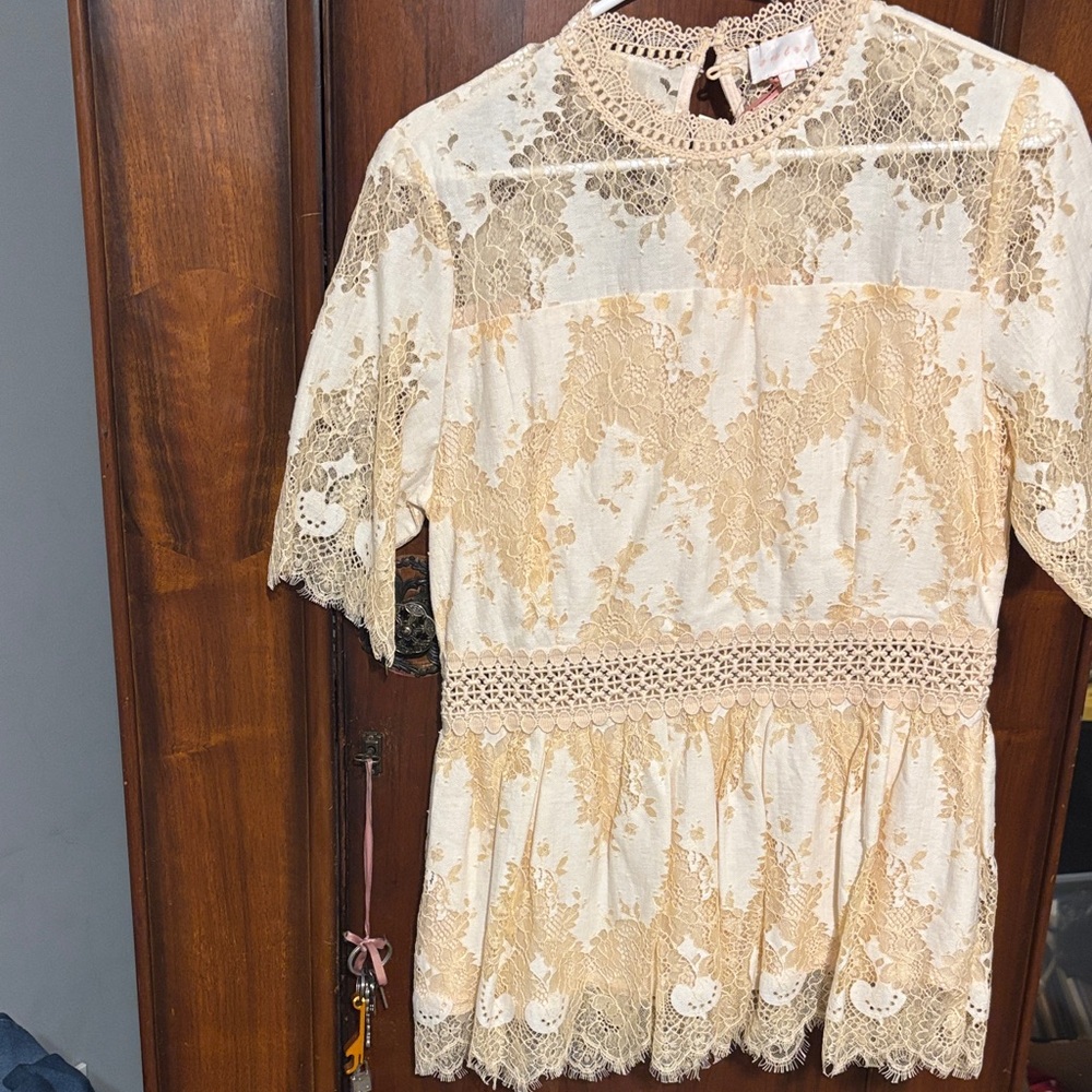 Entro Elegant Lace Blouse in Cream and Tan